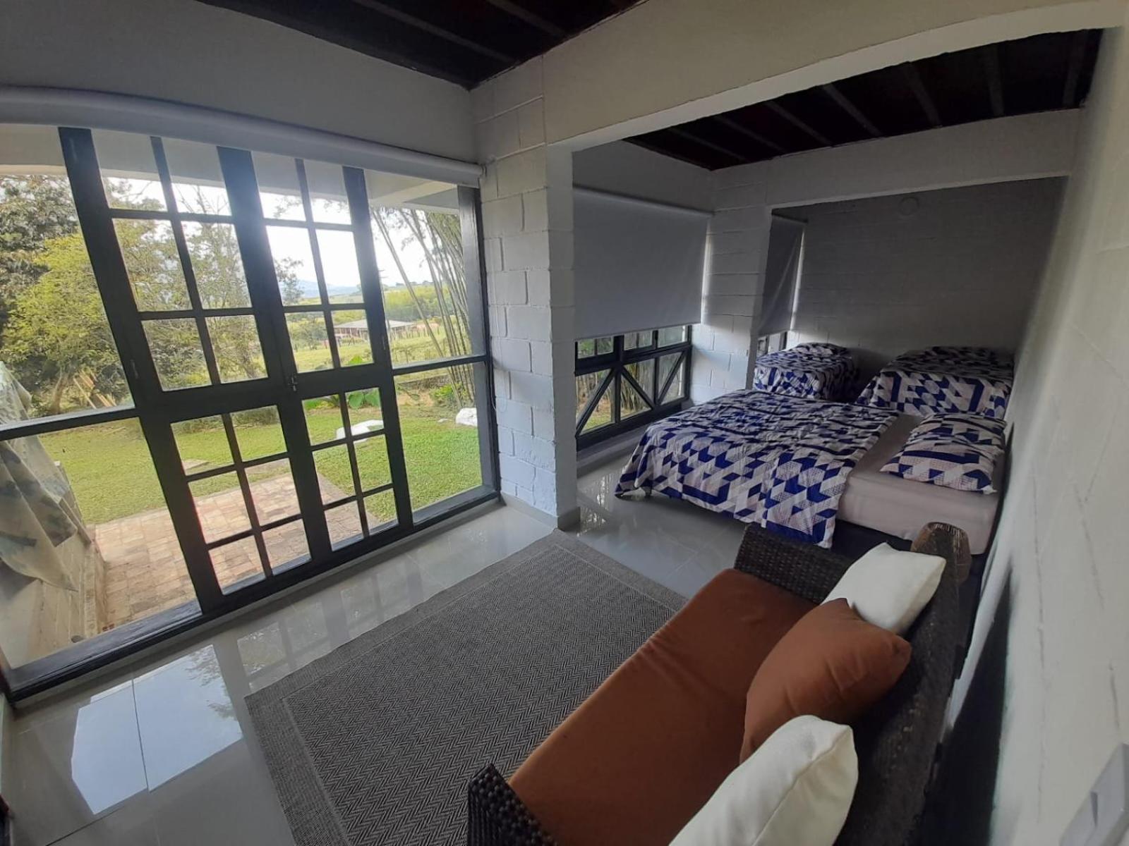 Hotel Maca Lago Calima Exterior photo