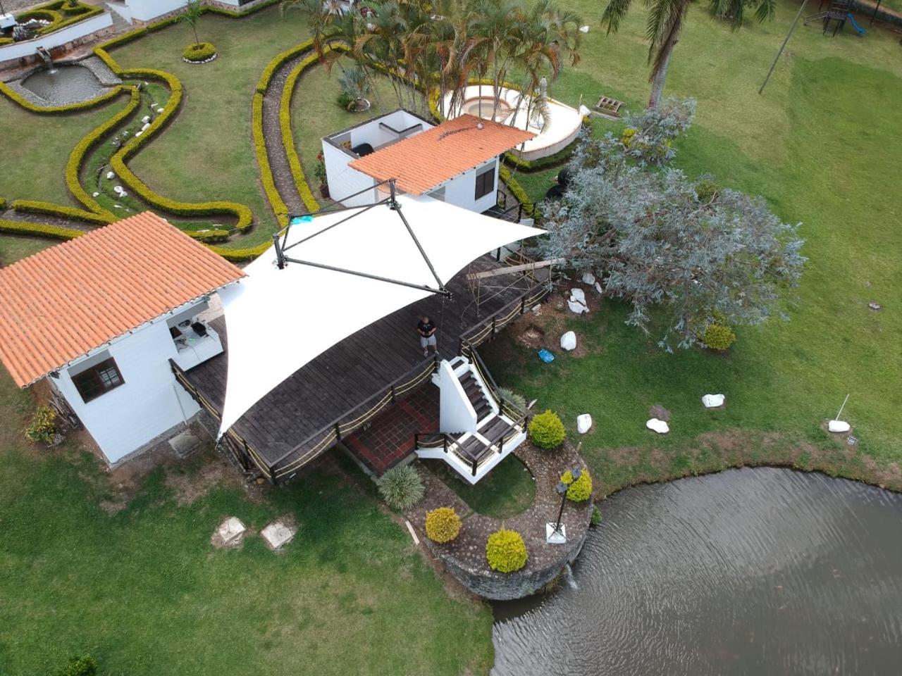 Hotel Maca Lago Calima Exterior photo