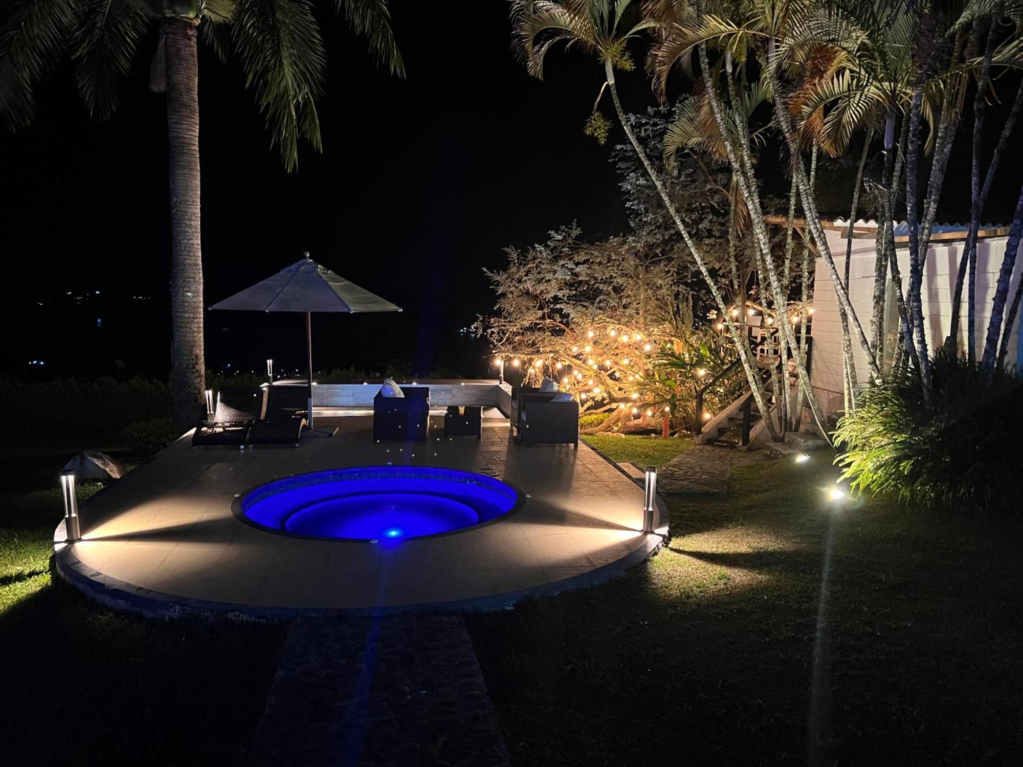 Hotel Maca Lago Calima Exterior photo