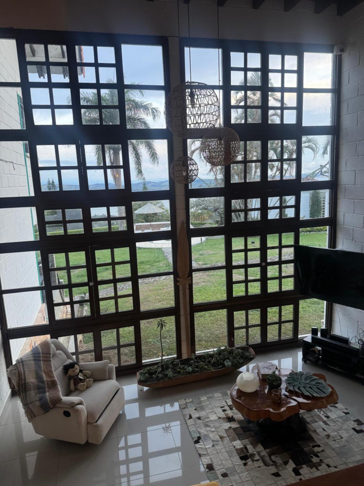 Hotel Maca Lago Calima Exterior photo