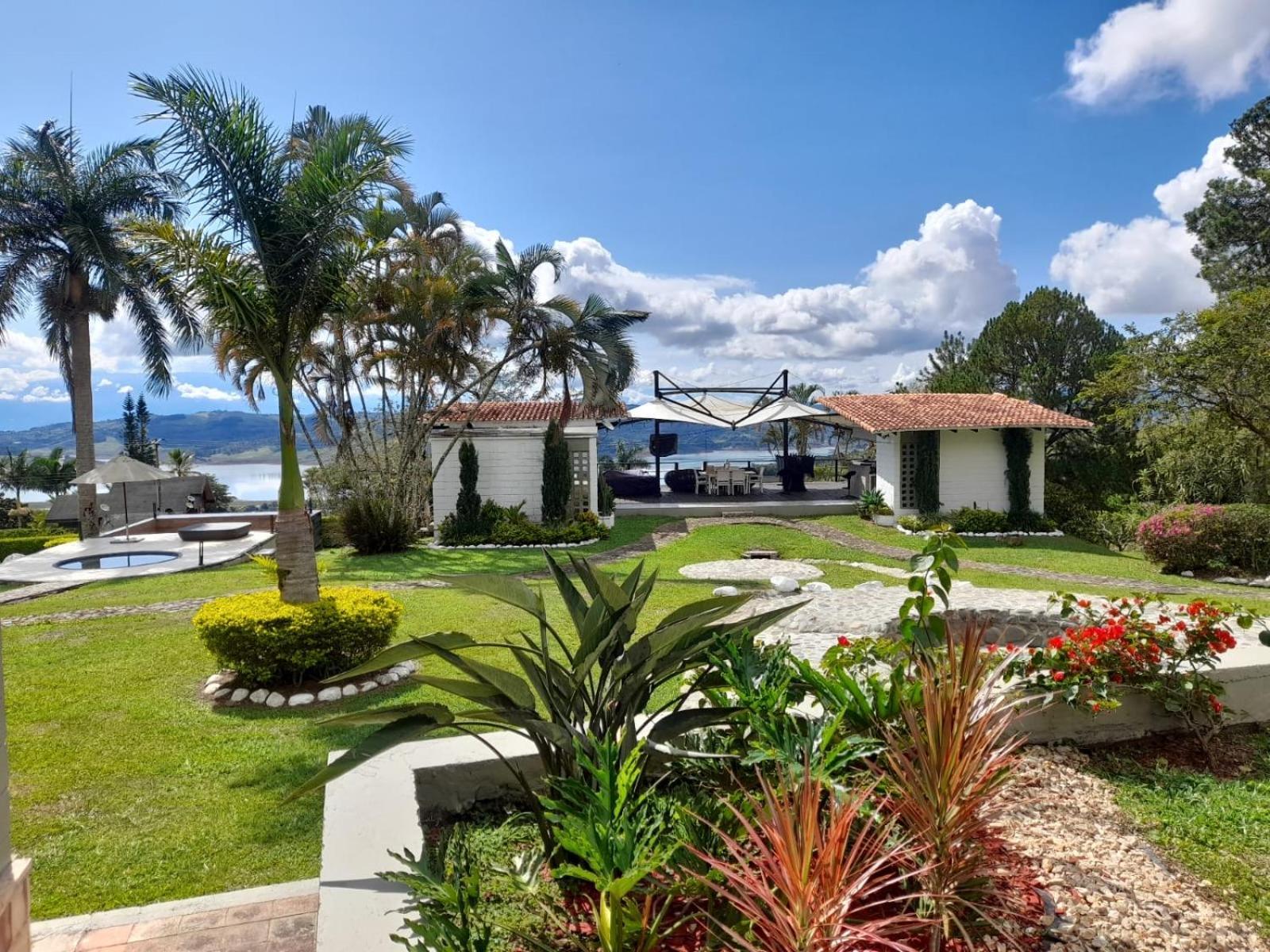 Hotel Maca Lago Calima Exterior photo
